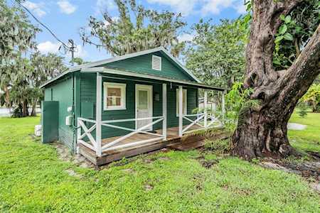 9105 N Mobley Rd Odessa, FL 33556