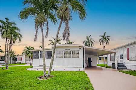 8500 SW 20th Pl Davie, FL 33324