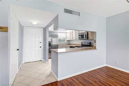 9 N High Point Cir #305 Naples, FL 34103