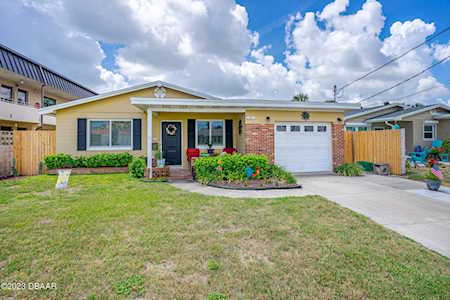 382 Woodland Avenue Daytona Beach, FL 32118