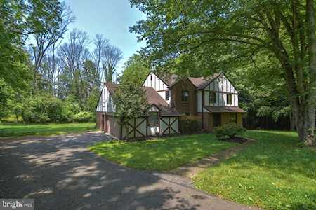 624 Woodview Dr Hockessin, DE 19707