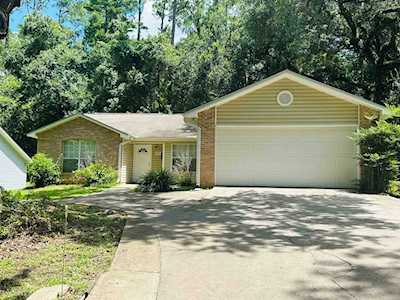 2214 Amelia Circle Tallahassee, FL 32304