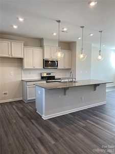 1206 Keydet Dr Charlotte, NC 28216