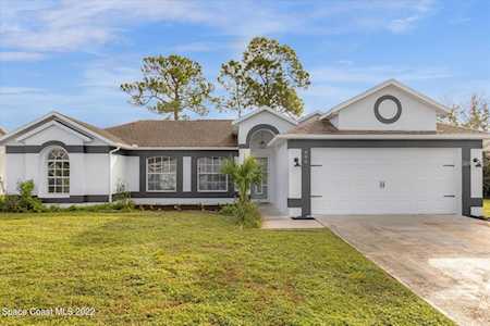 896 Hunters Creek Drive Melbourne, FL 32904