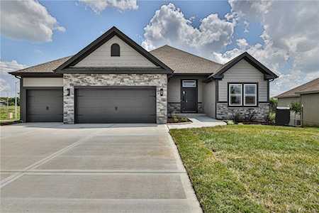 10321 N Corrington Ave Kansas City, MO 64156