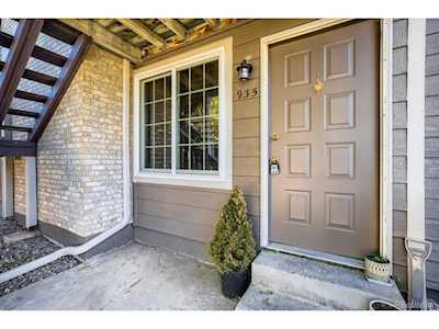 935 Summer Dr Highlands Ranch, CO 80126