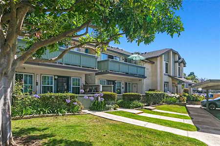 18262 Parkview Ln #202 Huntington Beach, CA 92648