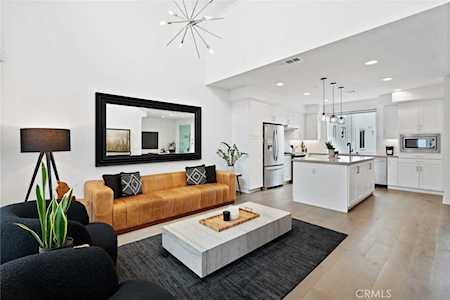 170 Fable Irvine, CA 92618