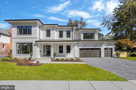 3925 N Woodstock St Arlington, VA 22207