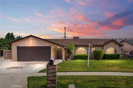1860 Evelyn Circle Colton, CA 92324