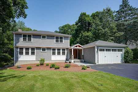 9 Red Coat Ln Burlington, MA 01803