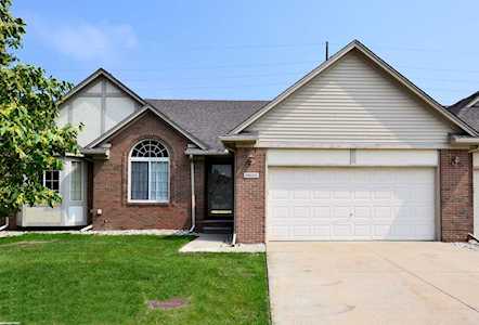 28053 Cotton Creek Dr Chesterfield, MI 48047