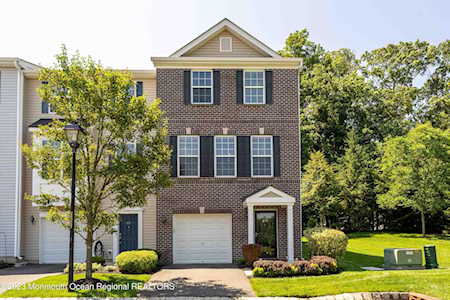 209 Chickadee Ct Freehold, NJ 07728