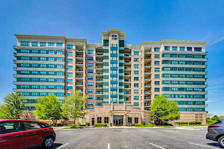 6420 Double Eagle Dr #1103 Woodridge, IL 60517