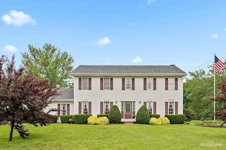 3 Canterbury Rd Aurora, IL 60506