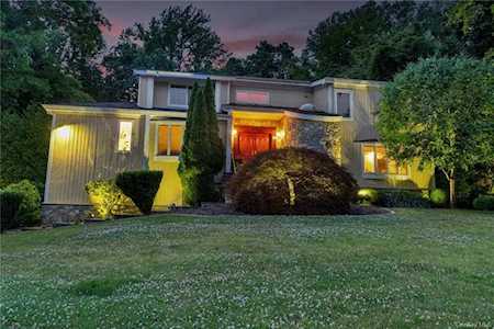 37 Pheasant Run Rd Pleasantville, NY 10570