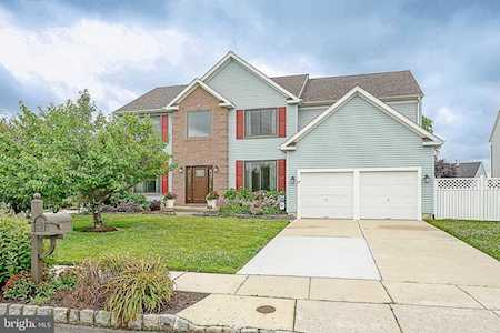 19 Huckleberry Way Blackwood, NJ 08012
