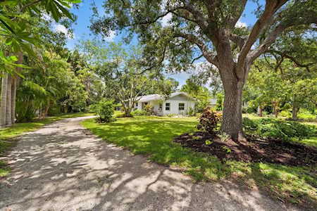 2210 6th St W Palmetto, FL 34221