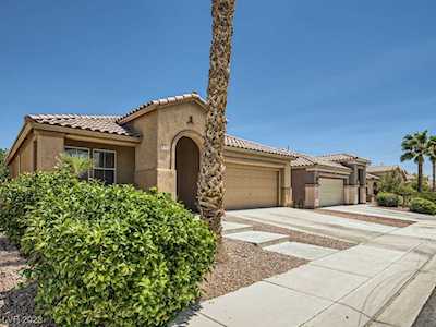 6740 Sand Swallow St North Las Vegas, NV 89084