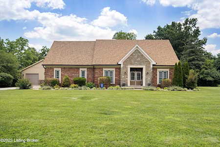 3100 Pin Oak Dr La Grange, KY 40031
