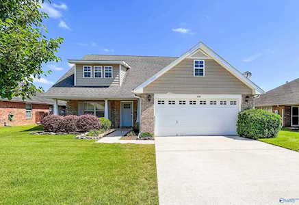 4948 Montauk Trail Owens Cross Roads, AL 35763