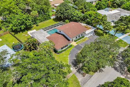 620 NW 66th Ave Plantation, FL 33317