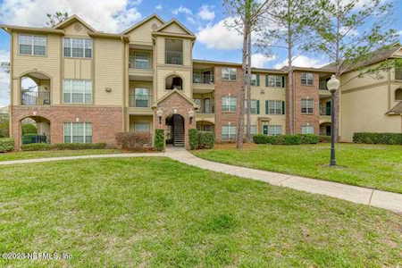 7800 Point Meadows DR Jacksonville, FL 32256