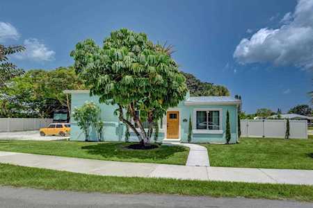 3057 SE Golden Gate Avenue Stuart, FL 34997