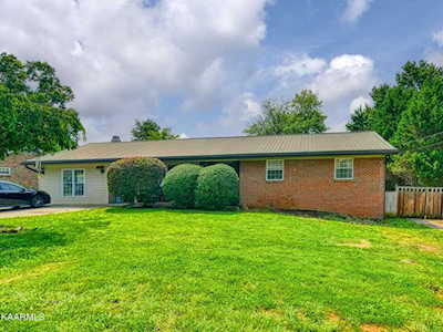 918 N Linden Dr Alcoa, TN 37701