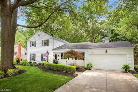 585 Yarmouth Ln Bay Village, OH 44140