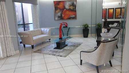 1000 St Charles Pl #PH18 Pembroke Pines, FL 33026