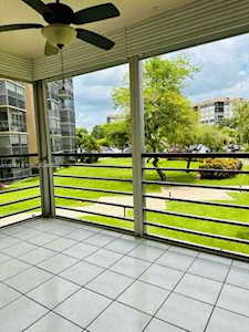 1300 Saint Charles Pl #202 Pembroke Pines, FL 33026