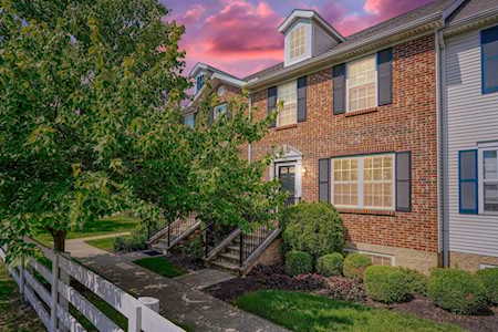 1146 Kinneton Columbus, OH 43228