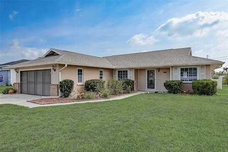 7202 Peacock Ln Englewood, FL 34224