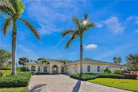 10105 Avonleigh Dr Bonita Springs, FL 34135