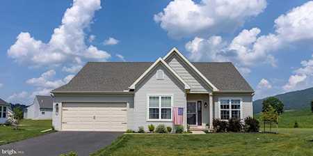 1 Cambridge Ln Lewistown, PA 17044