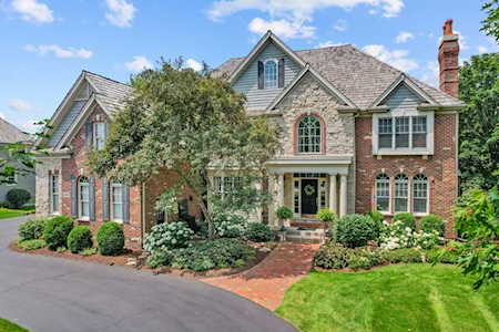 5605 Farmbrook Ln Crystal Lake, IL 60014