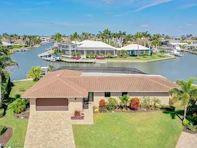 242 Angler Ct Marco Island, FL 34145