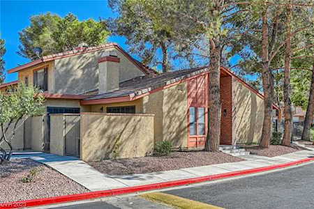2384 Pickwick Dr Henderson, NV 89014