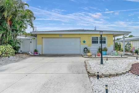 10365 Valencia Rd Seminole, FL 33772