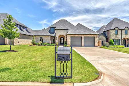 15708 James Thomas Ct Edmond, OK 73013