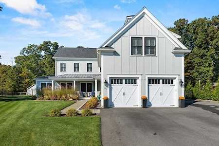 61 Bramhall Lane Plymouth, MA 02360