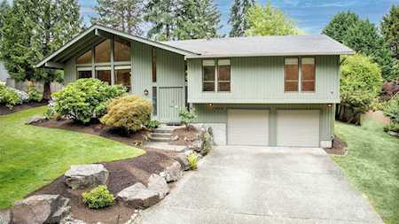 1049 185th Ave NE Bellevue, WA 98008
