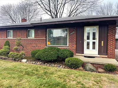 30270 Hanover Blvd Westland, MI 48186