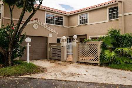 10988 Mainsail Dr Cooper City, FL 33026