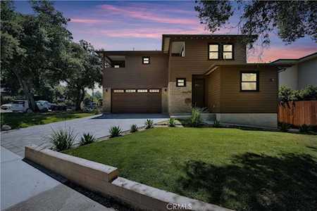 2654 Manhattan Avenue Montrose, CA 91020