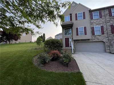 25 Witman Dr Breinigsville, PA 18031
