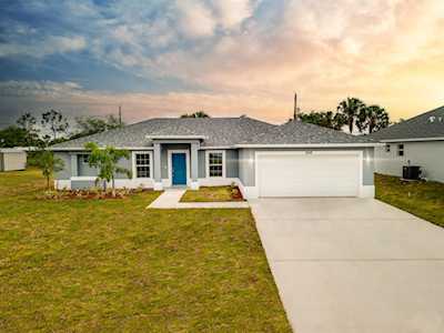 567 SW Nautical Avenue Port St Lucie, FL 34984