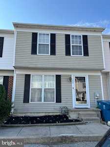 12 Charles Court Newark, DE 19702