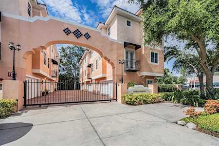 3025 W Grovewood Ct #F Tampa, FL 33629